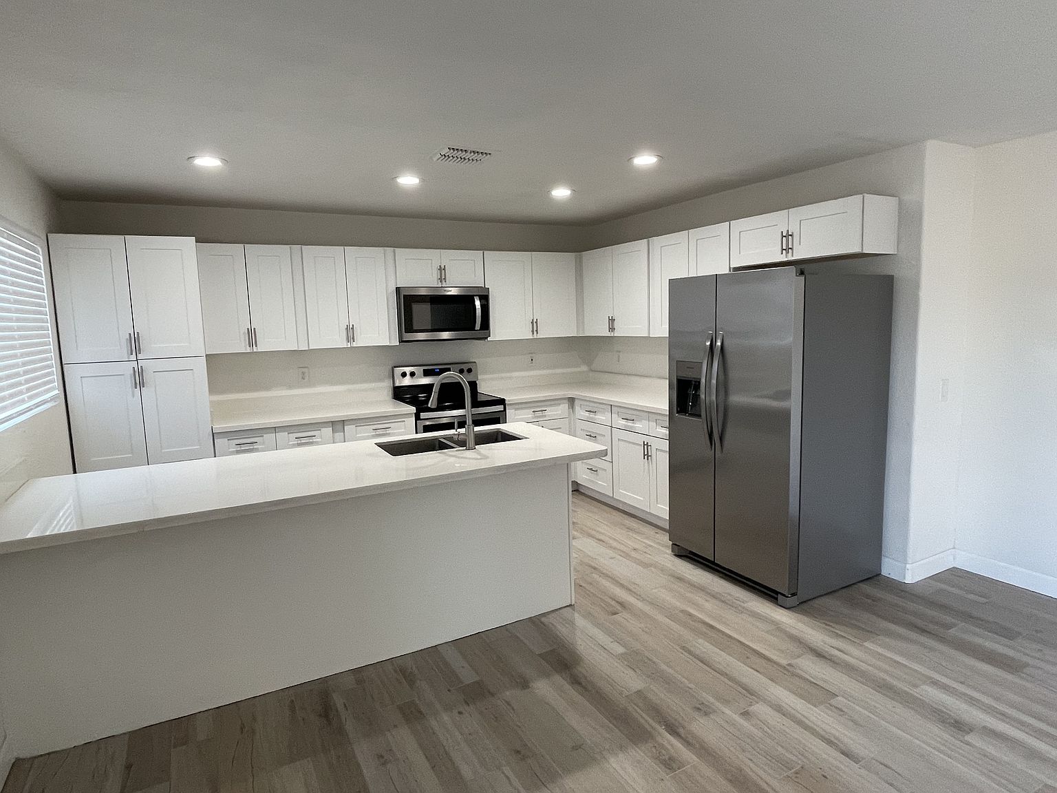 824 W Romo Jones St Tempe, AZ 85281 photo 2