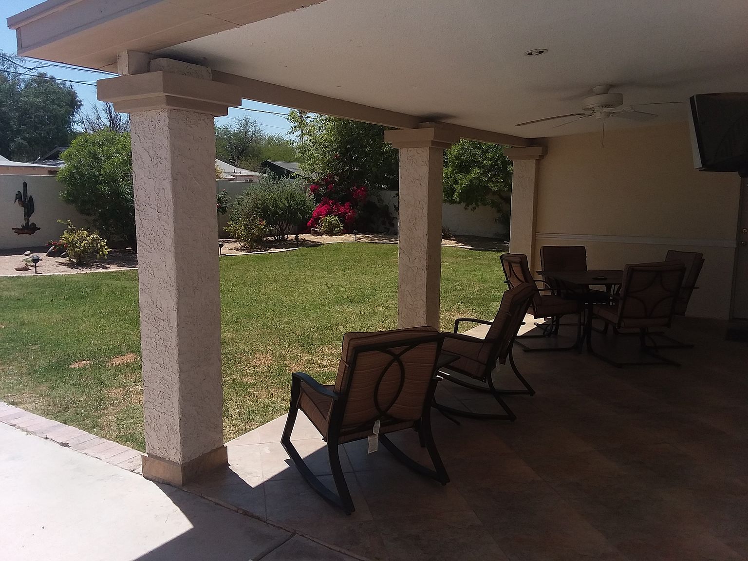 823 W Romo Jones St photo 4