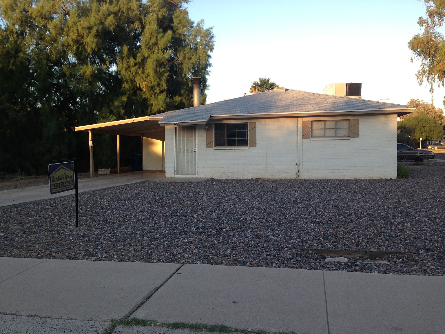 **Bright  Connected 1-Bed in Central Tempe** photo 2