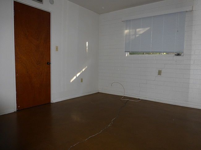 **Bright  Connected 1-Bed in Central Tempe** photo 3