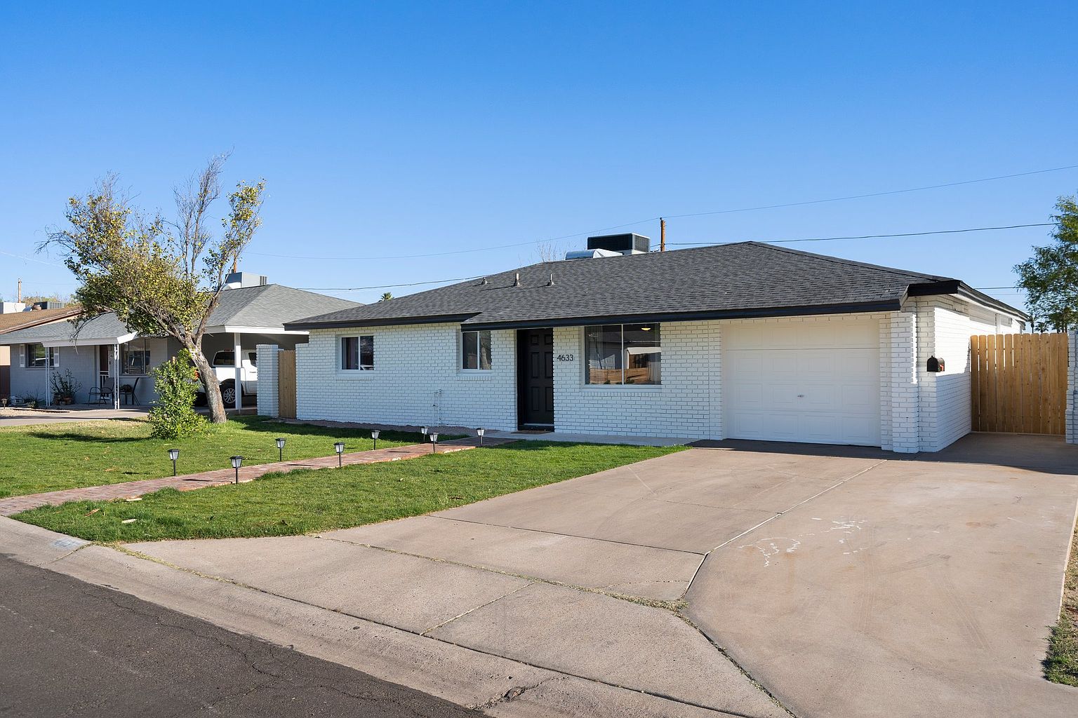 4633 E Monte Vista Rd photo 2