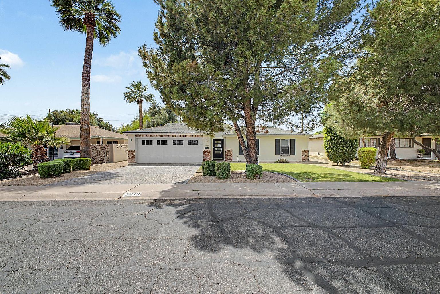 3414 N 44th Pl Phoenix, AZ 85018 photo 3