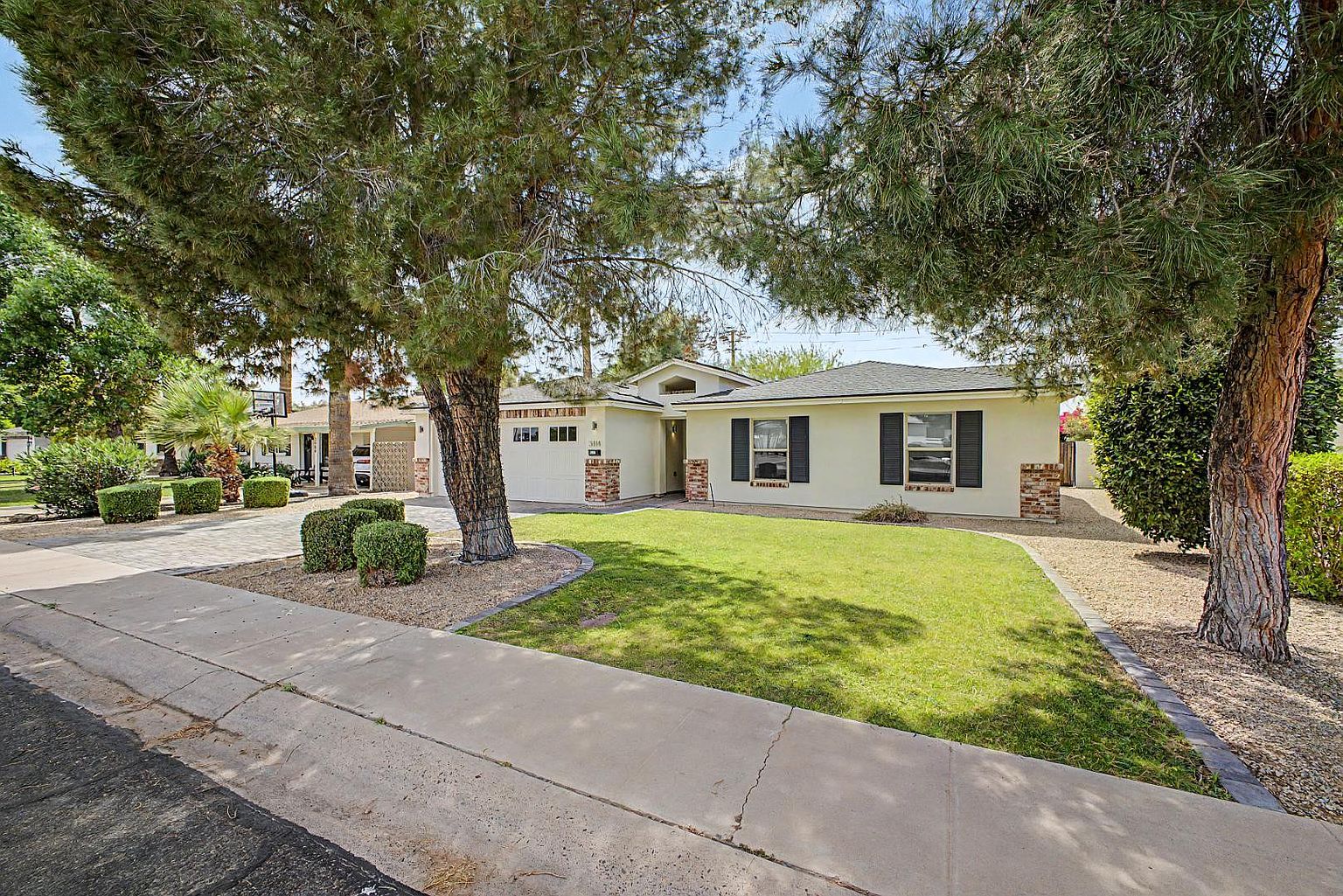 3414 N 44th Pl Phoenix, AZ 85018 photo 5