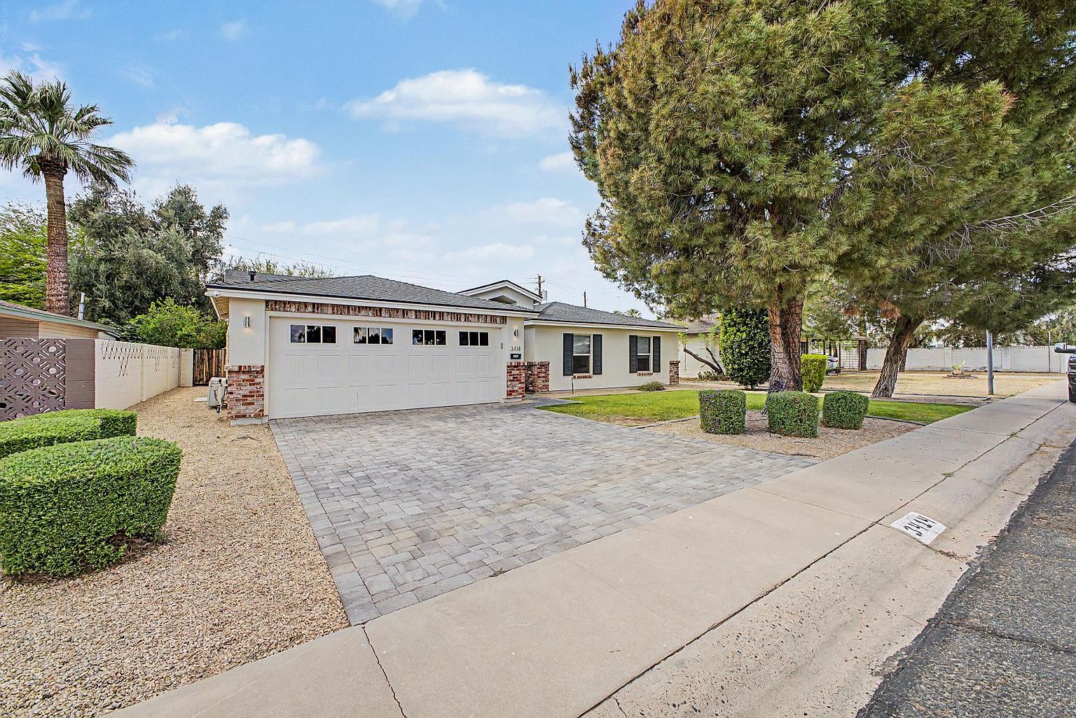 3414 N 44th Pl Phoenix, AZ 85018 photo 2