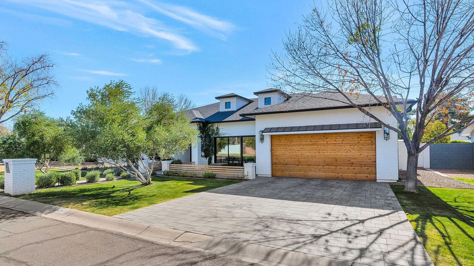 4147 E Clarendon Ave Phoenix, AZ 85018 photo 4