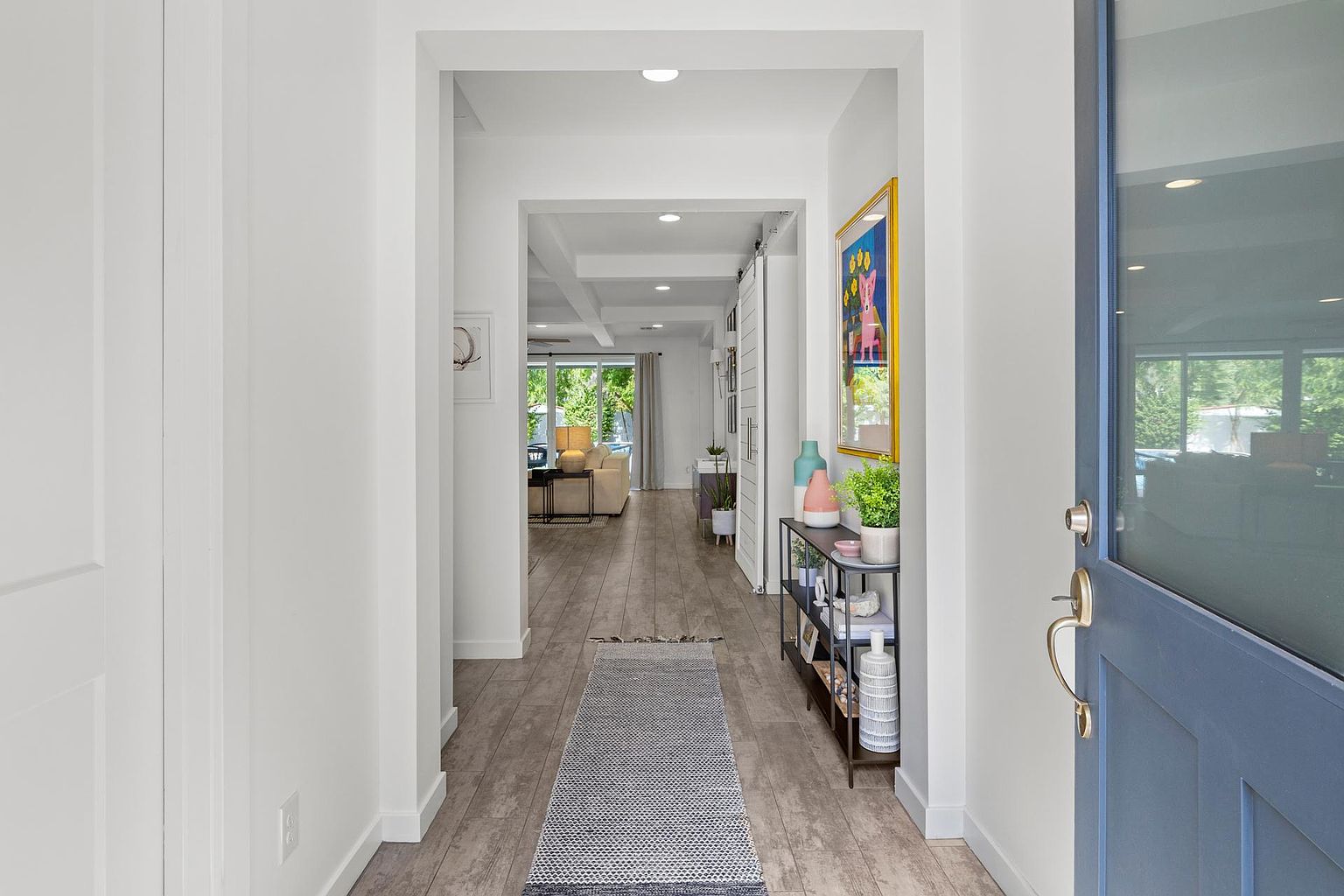 4208 E Avalon Dr photo 3