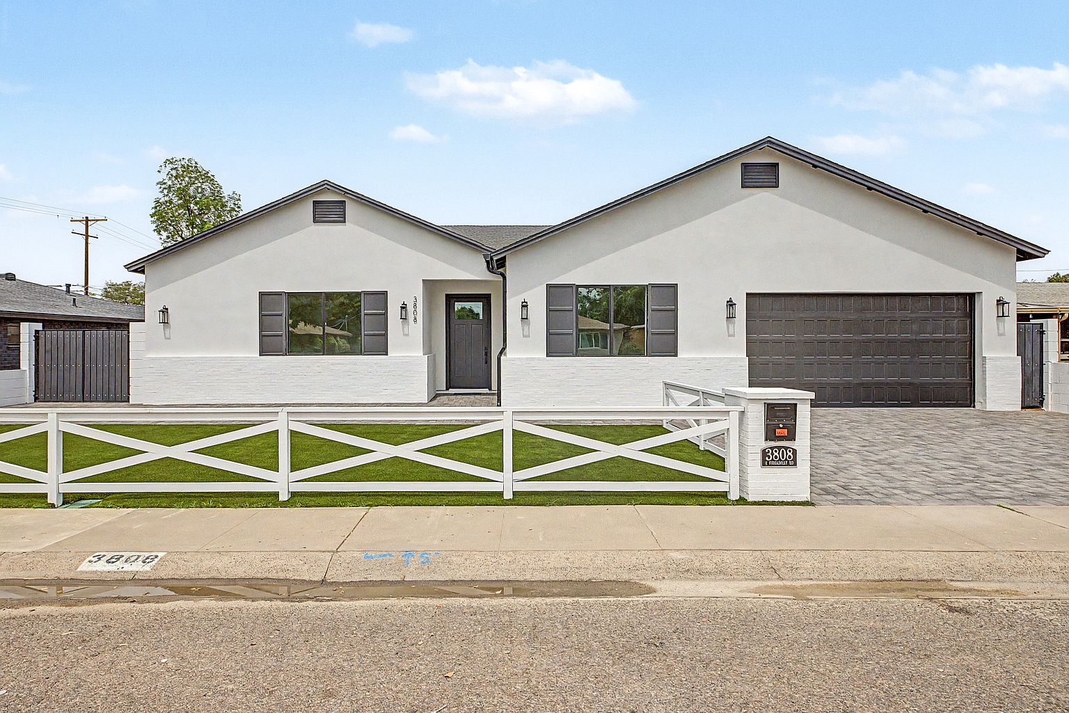 4307 E Avalon Dr photo 2