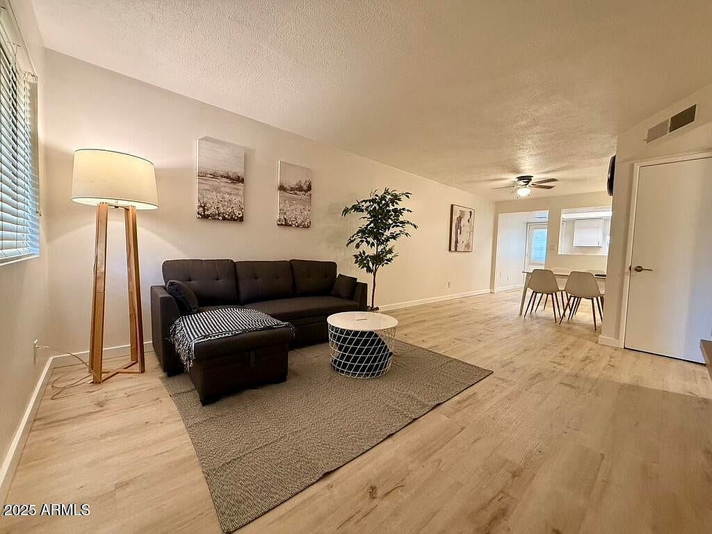 3301 E Earll Dr photo 3