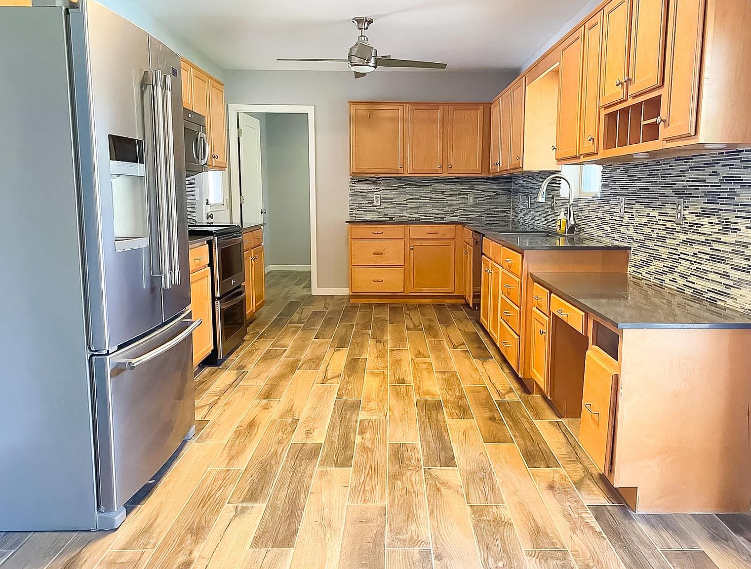 3310 E Earll Dr photo 4