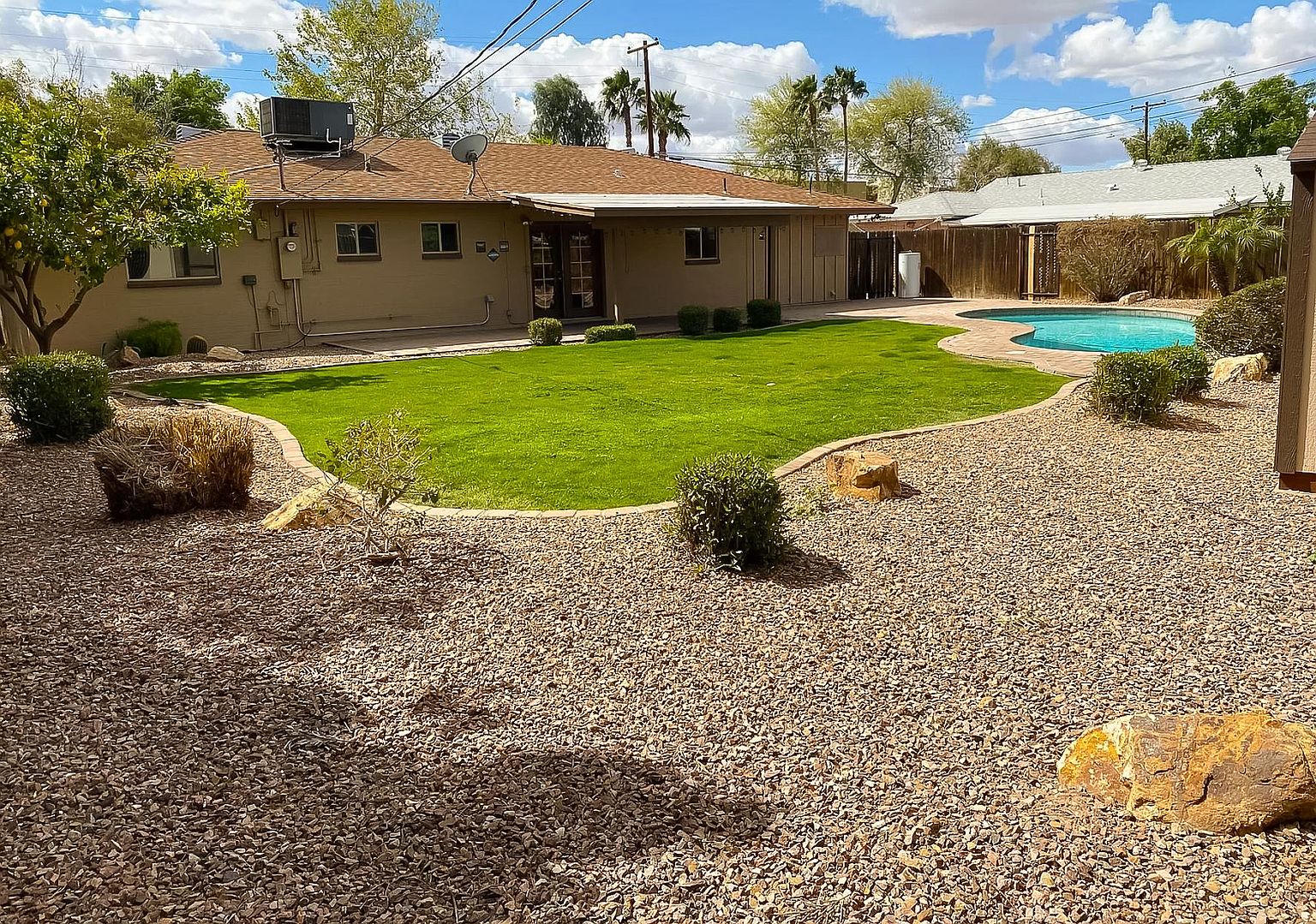 3310 E Earll Dr photo 2