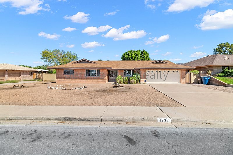4938 E Earll Dr photo 3