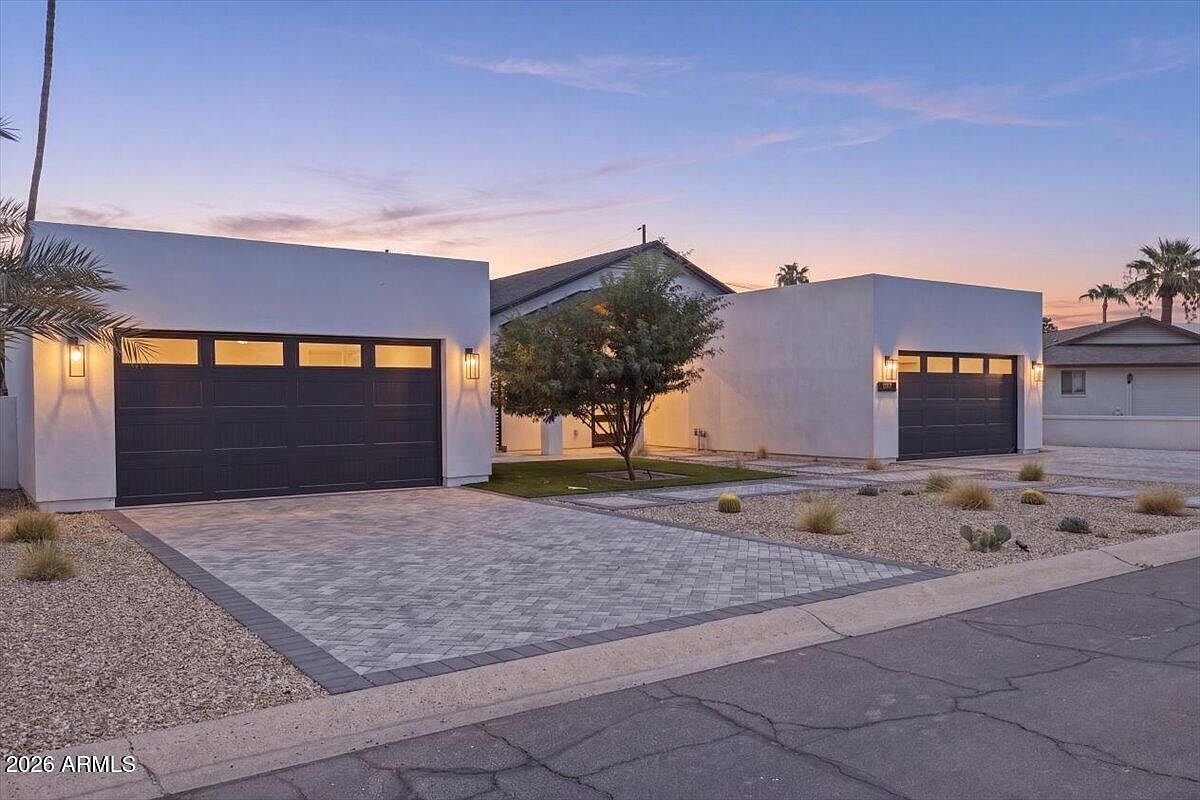 6050 E Hollyhock St Phoenix, AZ 85018 photo 3