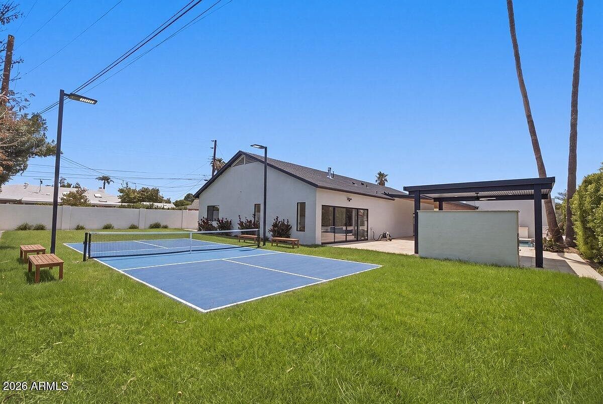 6050 E Hollyhock St Phoenix, AZ 85018 photo 2