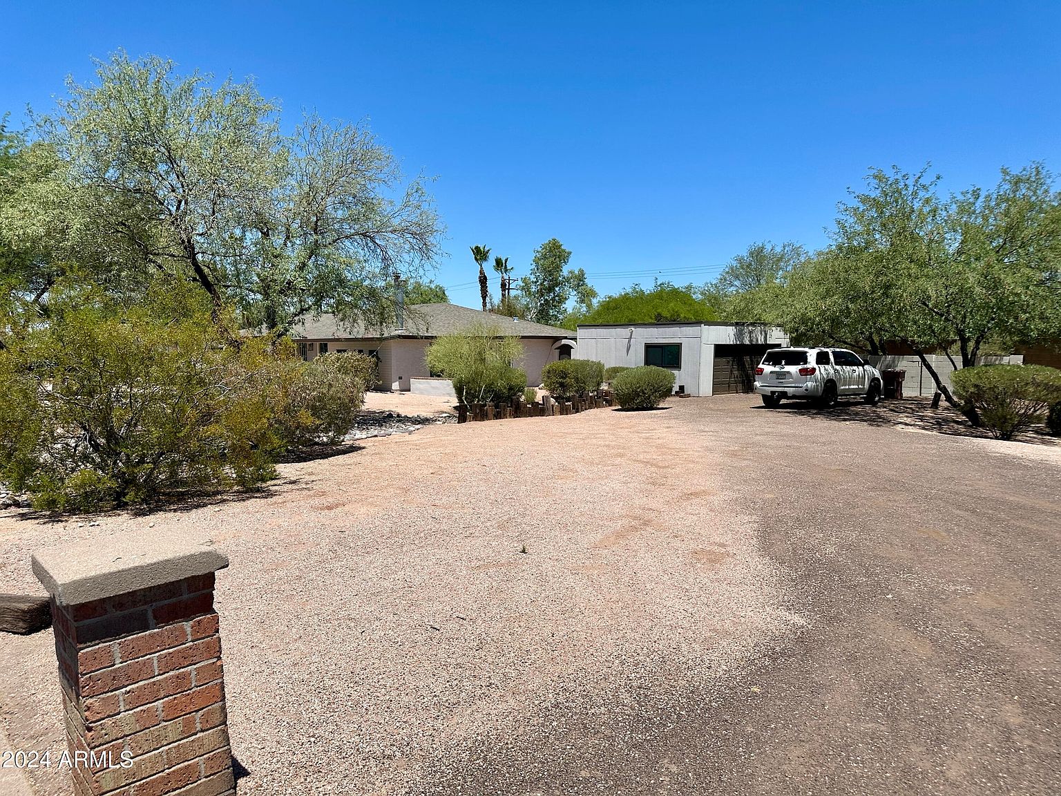 5634 E Wilshire Dr photo 4