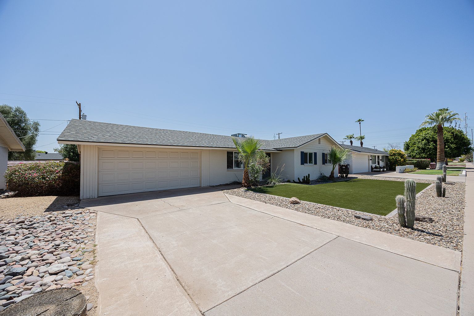 6637 E Wilshire Dr photo 5