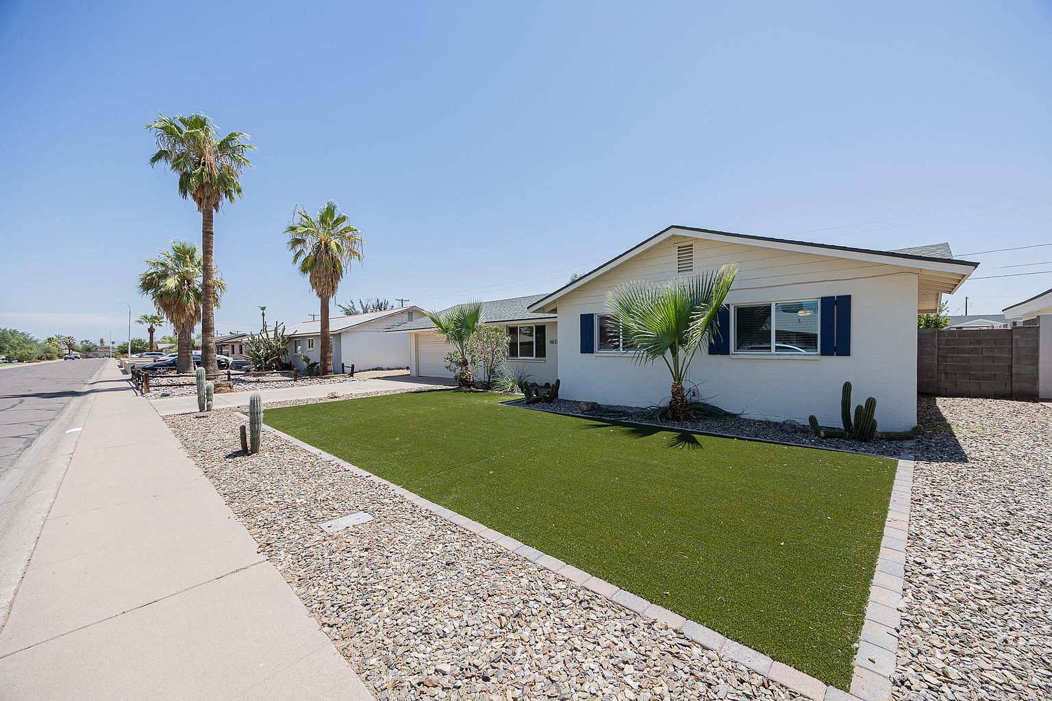 6637 E Wilshire Dr photo 2