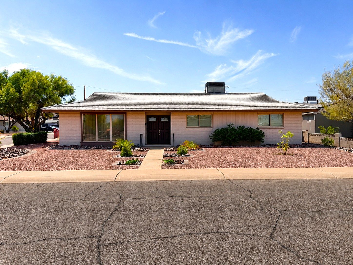 6522 E Palm Ln photo 2