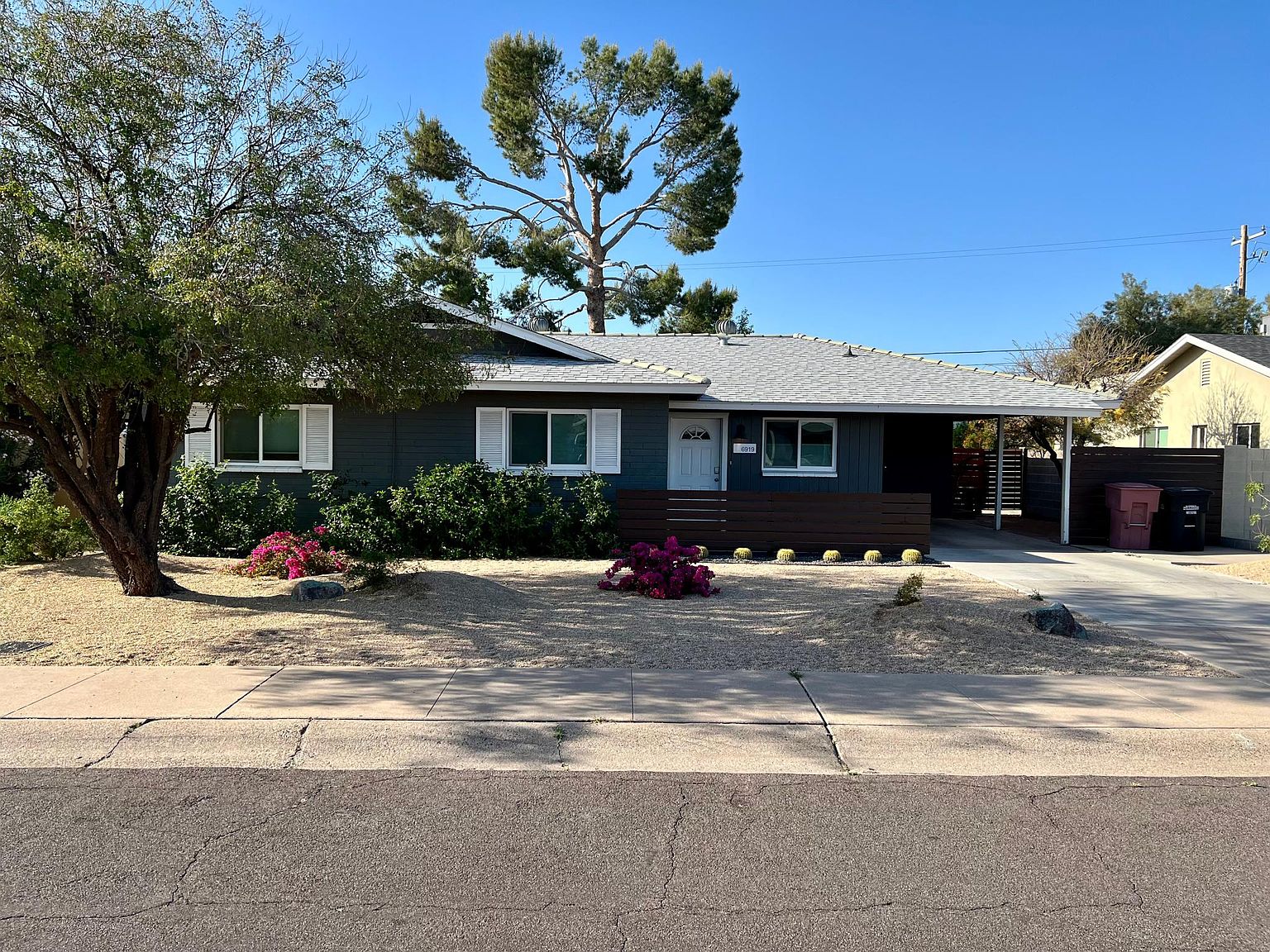 6919 E Cheery Lynn Rd photo 3