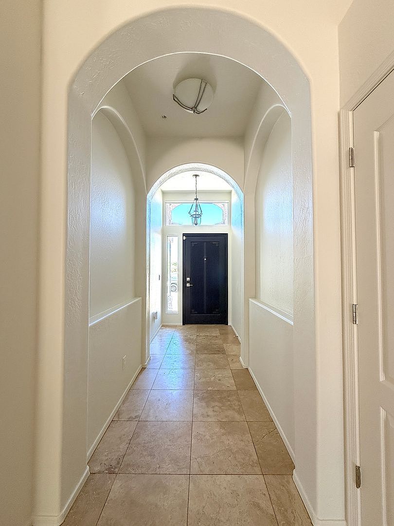 8757 E Avalon Dr Scottsdale, AZ 85251 photo 4