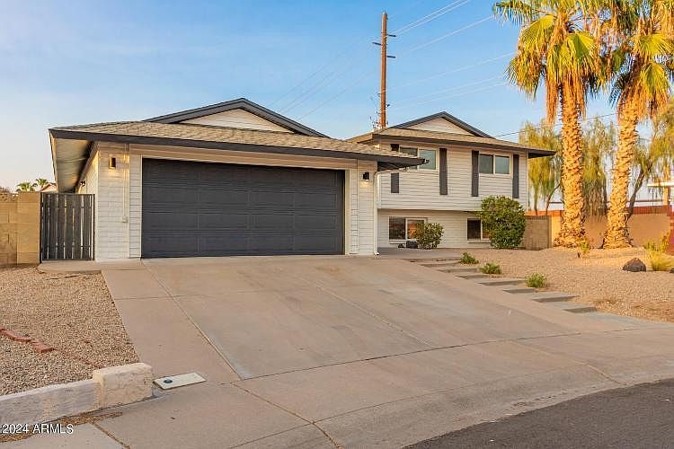 8762 E Monterey Way Scottsdale, AZ 85251 photo 2