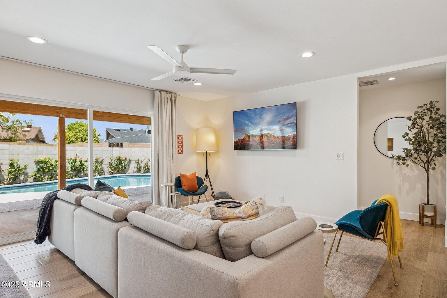 8626 E Clarendon Ave Scottsdale, AZ 85251 photo 3