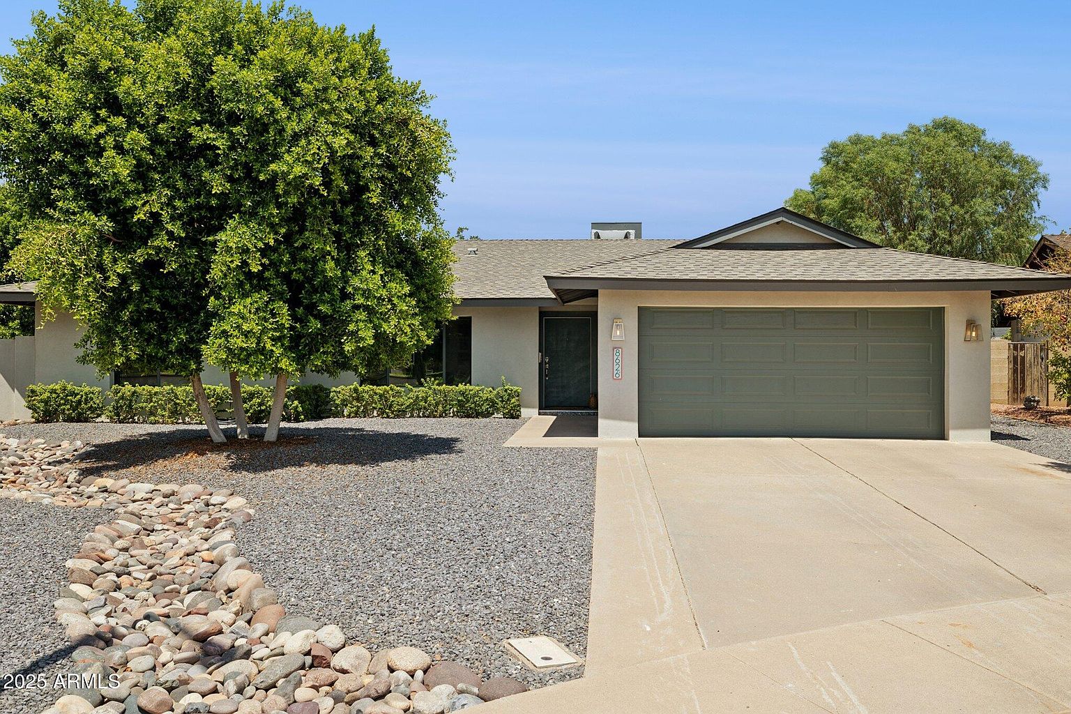 8626 E Clarendon Ave Scottsdale, AZ 85251 photo 2