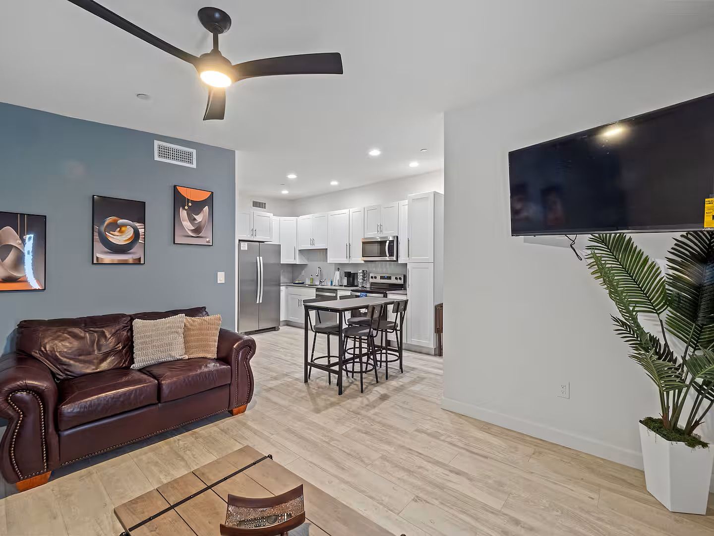 6643 E Monterey Way photo 5