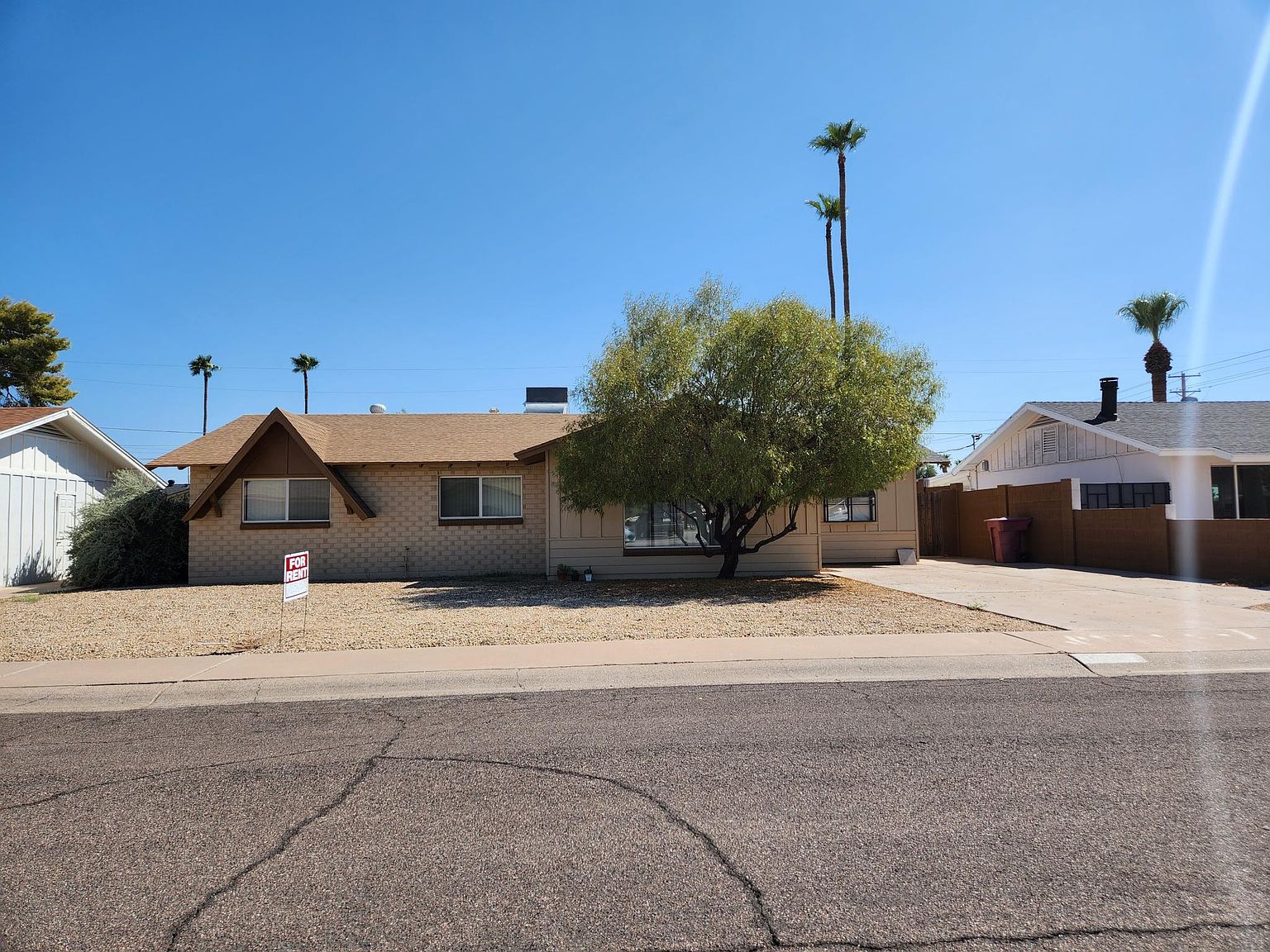 8207 E Mitchell Dr