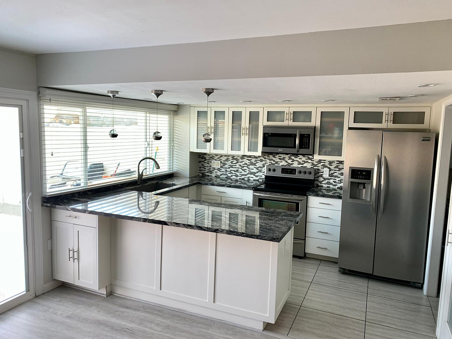 3952 N Granite Reef Rd photo 2