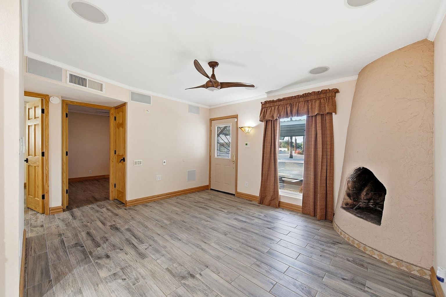 8030 E Oak St Scottsdale, AZ 85257 photo 5