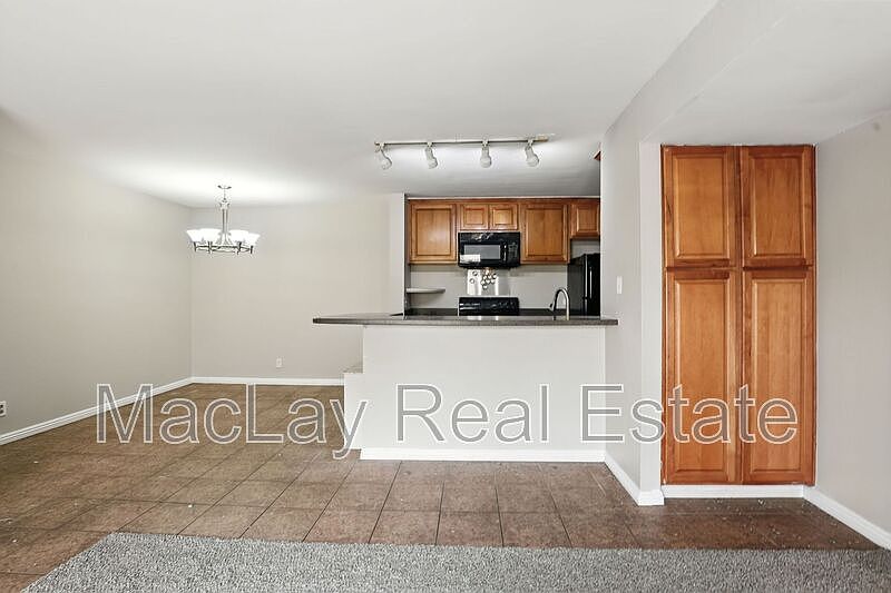 8055 E Thomas Rd N photo 5