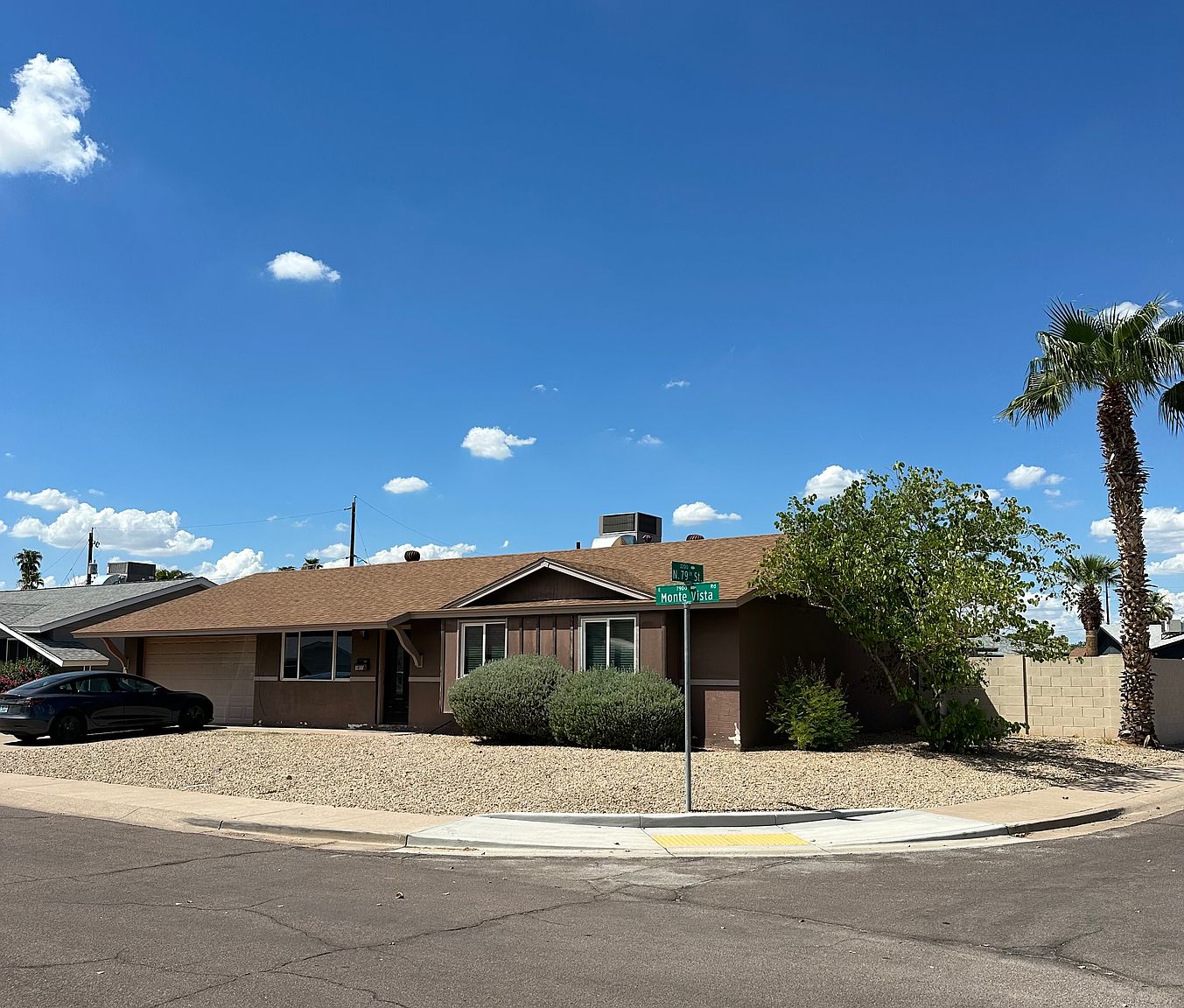 7852 E Monte Vista Rd photo 2