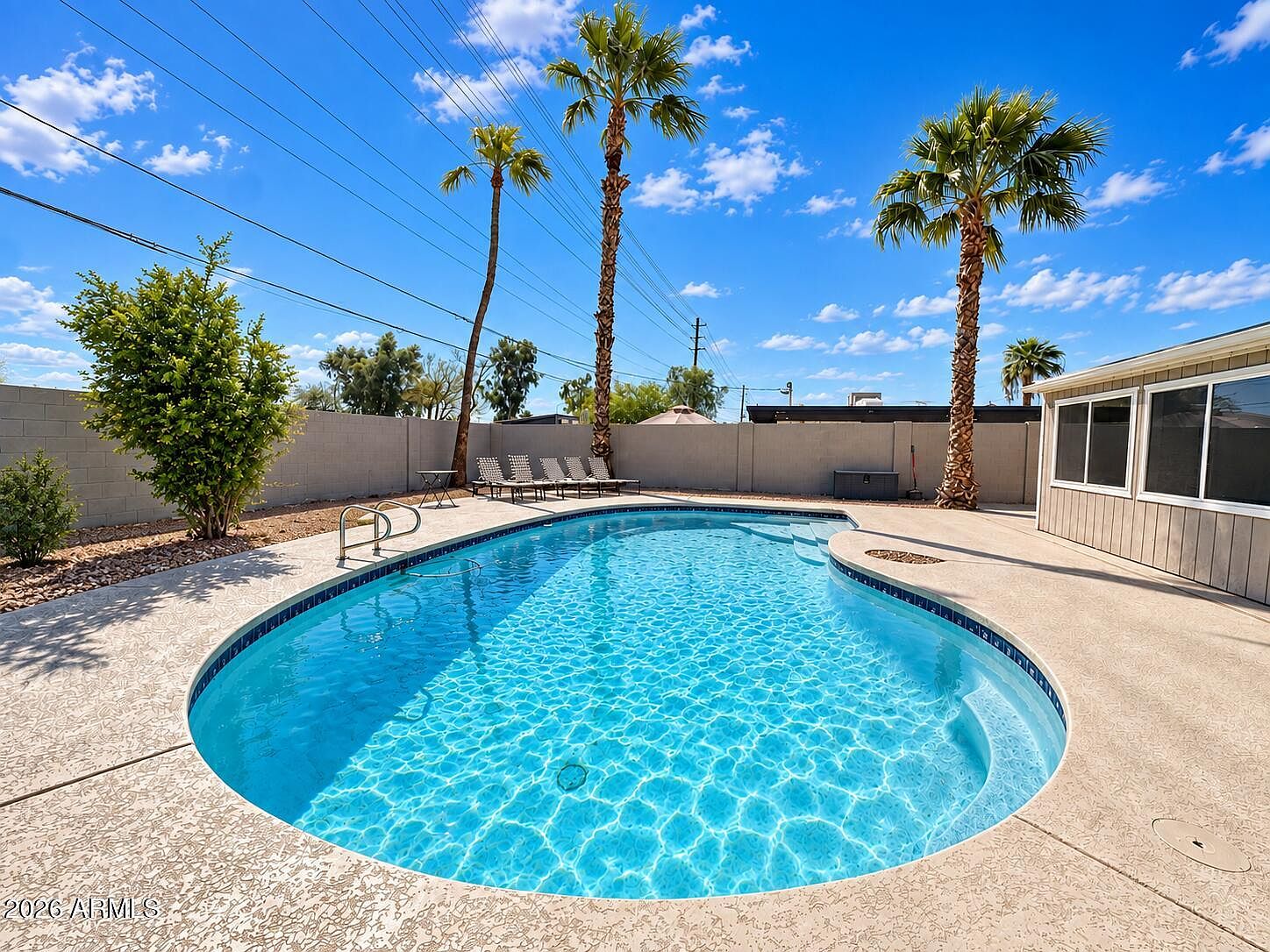 2039 N 79th Pl