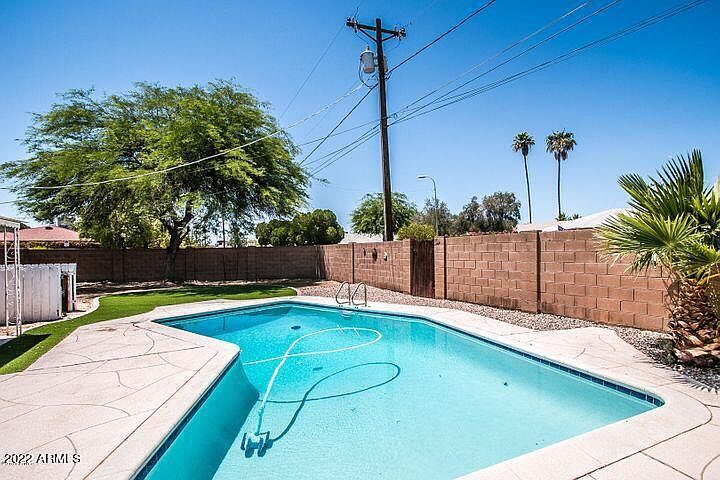7326 E Vernon Ave photo 3