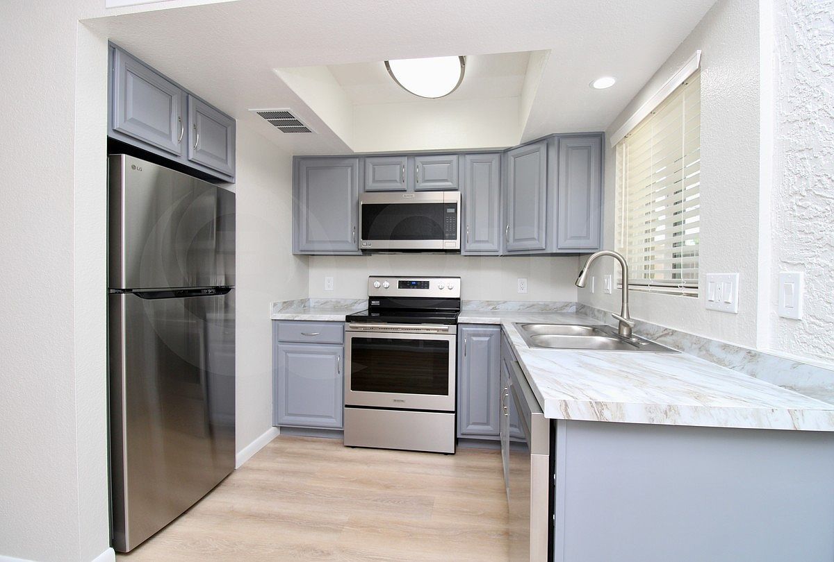 2830 N Granite Reef Rd photo 3