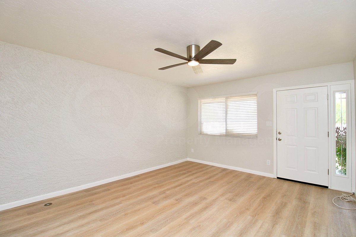 2830 N Granite Reef Rd photo 4