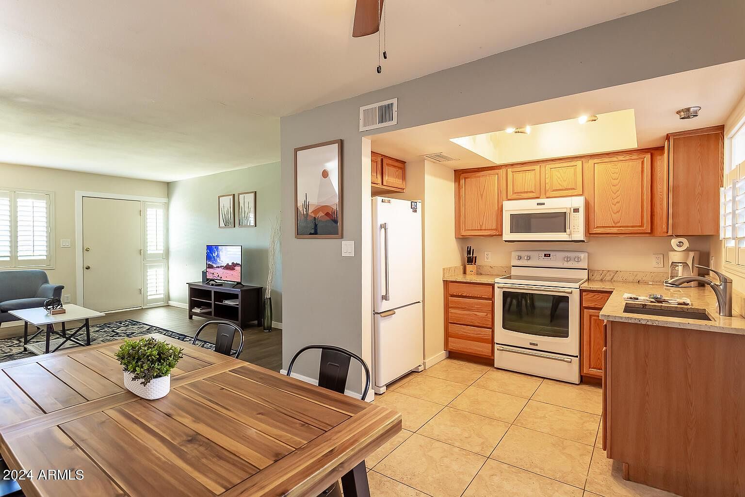 8357 E Thomas Road photo 3