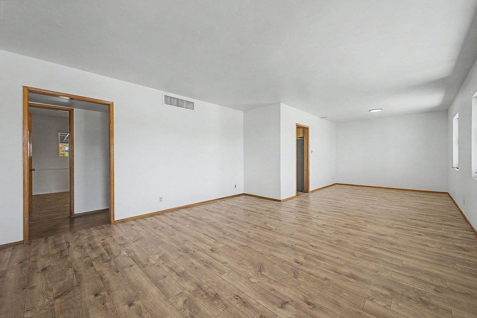 8324 E Sheridan St photo 5