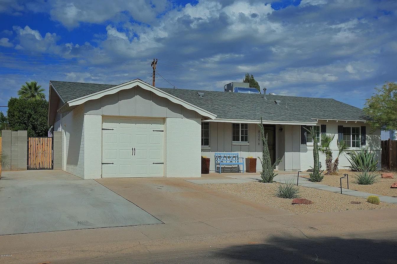 8256 E Monte Vista Rd photo 2