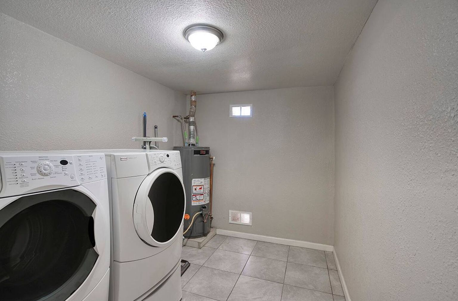 7702 E Beatrice St photo 3