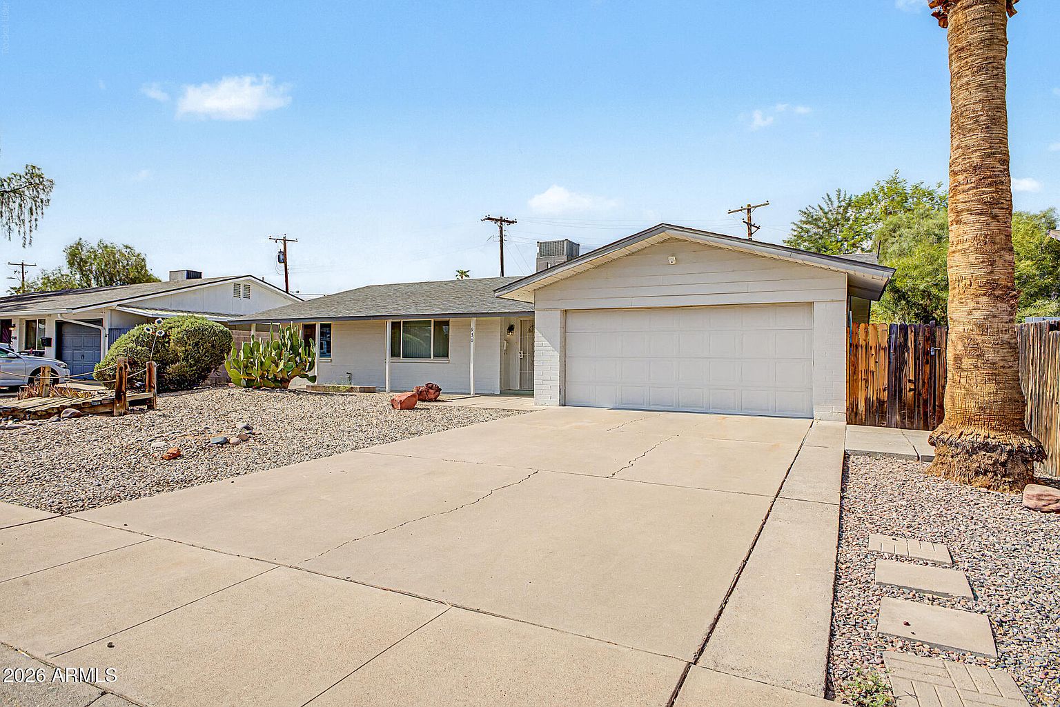 950 E Lilac Dr photo 4