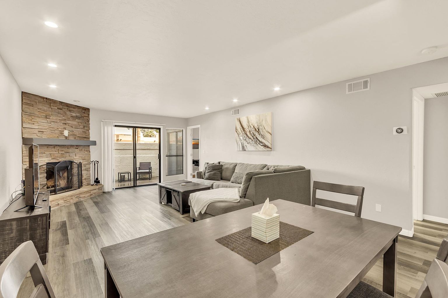1320 E Barbara Dr photo 5