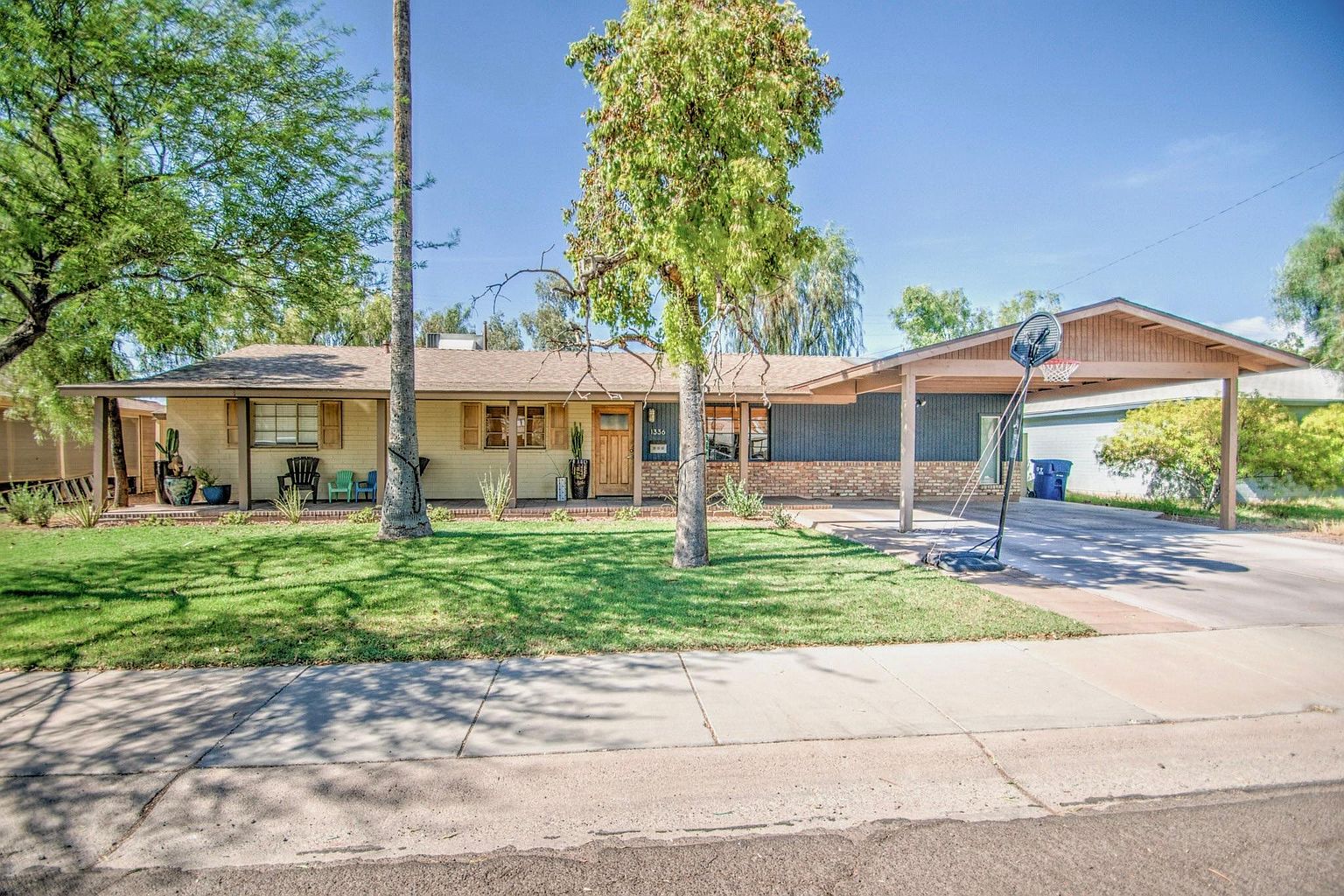 1336 E Orange St photo 2