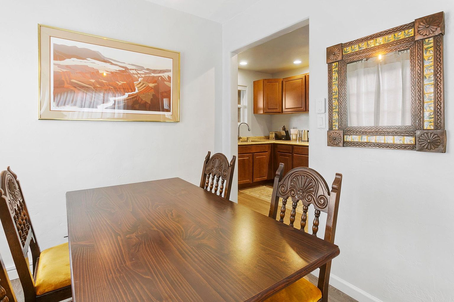 1110 S Una Ave photo 5