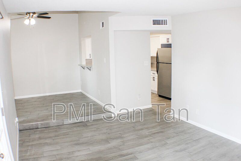 821 South Casitas Drive, Tempe, AZ 85281 photo 2