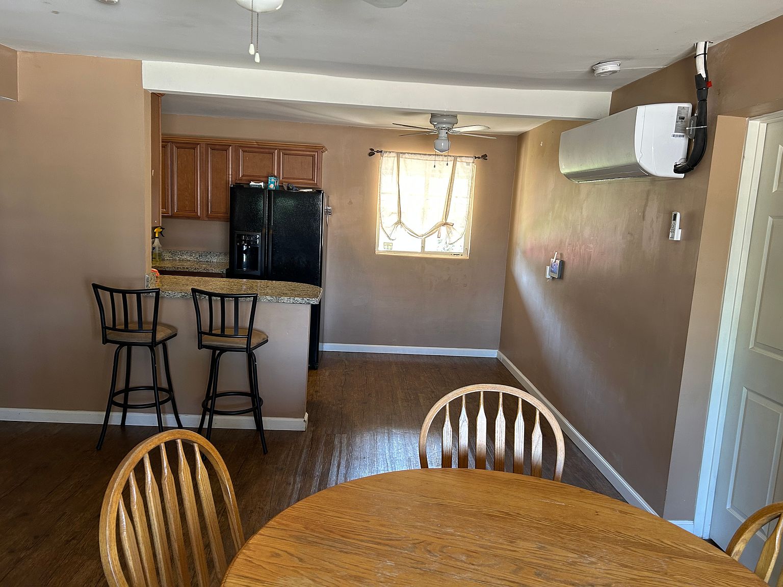 1815 E Lemon St photo 4