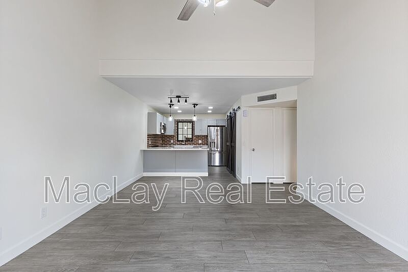 2118 E Center Ln Tempe, AZ 85281 photo 5