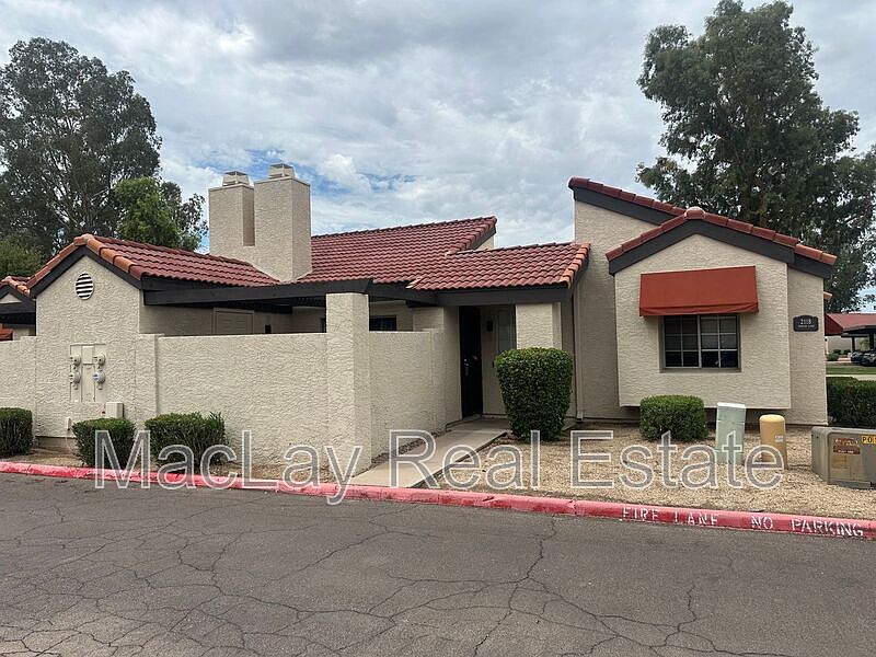 2118 E Center Ln Tempe, AZ 85281 photo 2