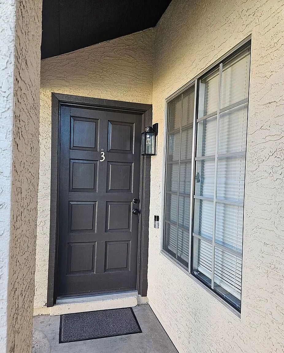 2123 E Kirkland Ln photo 2