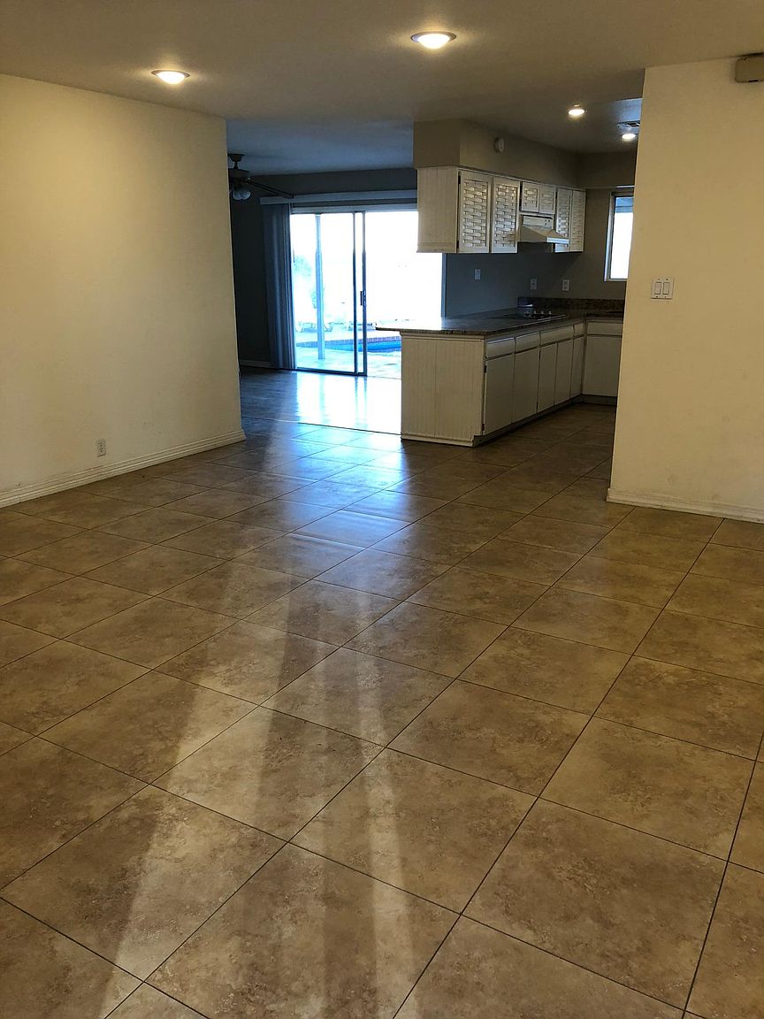 1625 N Sunset Dr photo 5